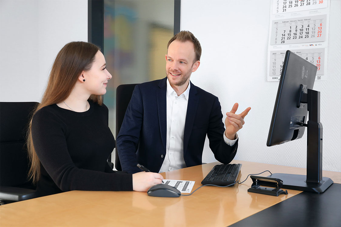 Mitarbeiterfotos kreativ Unternehmen ein, Fotografin Sarah Jabs